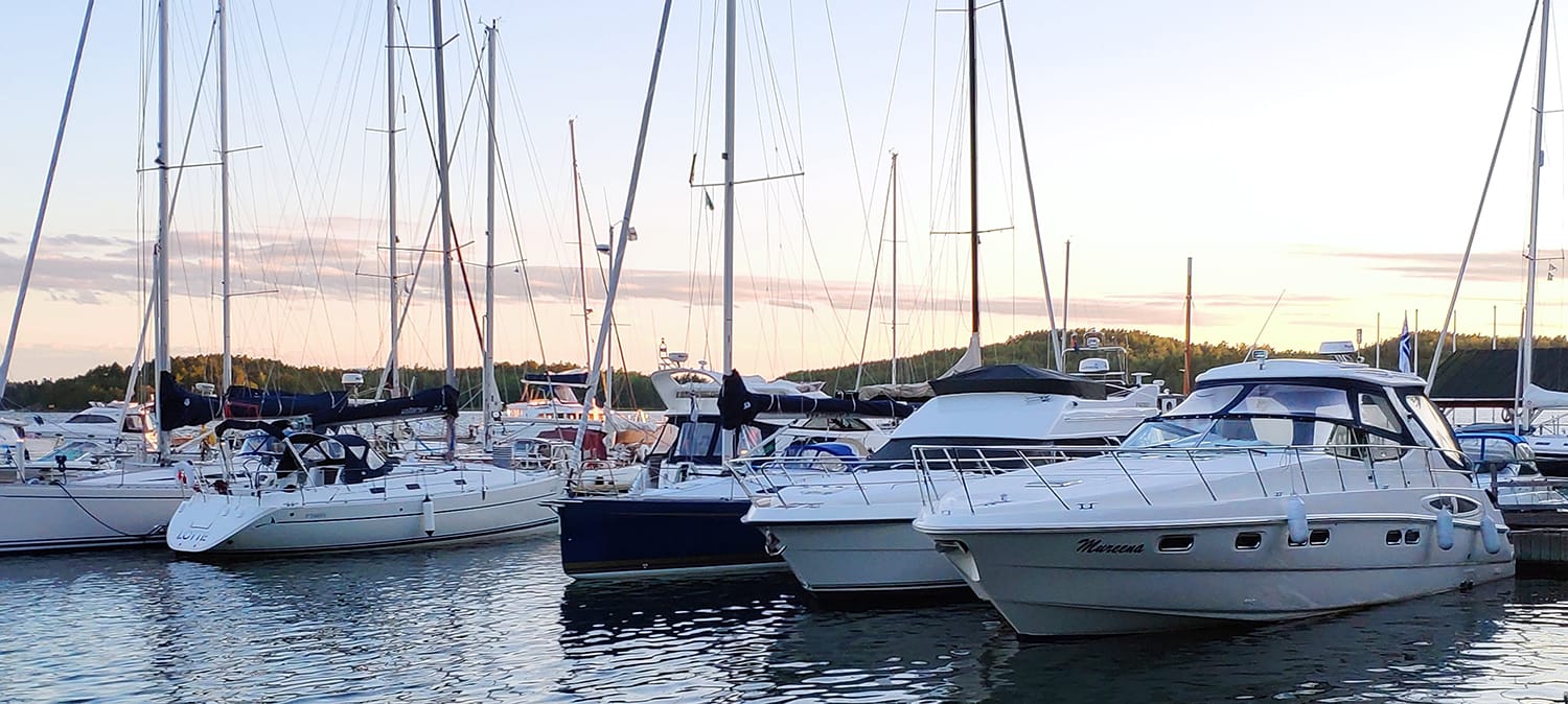 Purjeveneitä Airistolla / Sailboats at Airisto