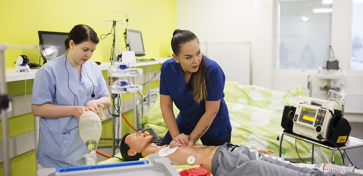 Hoitotyön opiskelijoita / Nursing students