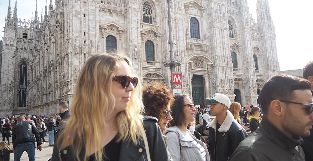 Saana Hoskola Italiassa ihmisvilinässä.